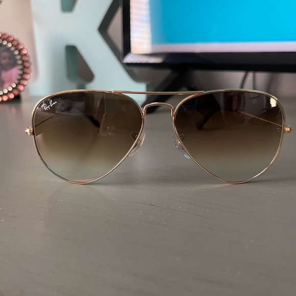 Ray-Ban Gradient Aviators - Picture 2 of 3